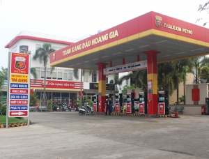 Hình ảnh không gian xăng dầu Hoàng Gia